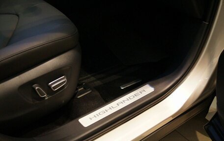 Toyota Highlander, 2025 год, 5 600 000 рублей, 19 фотография