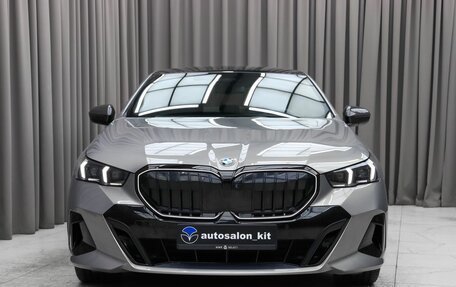 BMW 5 серия, 2024 год, 8 490 000 рублей, 2 фотография