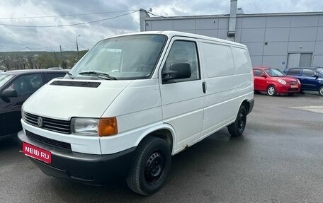 Volkswagen Transporter T4, 2001 год, 580 000 рублей, 1 фотография