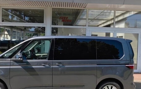 Volkswagen Multivan, 2023 год, 4 532 558 рублей, 3 фотография