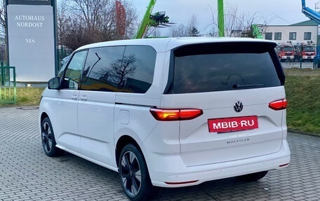 Volkswagen Multivan, 2023 год, 4 084 058 рублей, 5 фотография