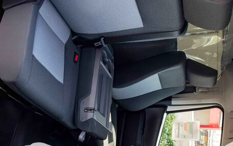 Toyota HiAce H300, 2026 год, 6 300 000 рублей, 13 фотография