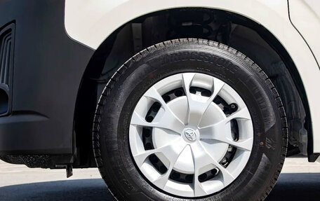 Toyota HiAce H300, 2026 год, 6 300 000 рублей, 14 фотография