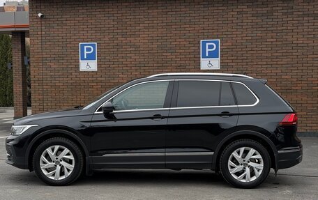 Volkswagen Tiguan II, 2021 год, 2 320 000 рублей, 4 фотография