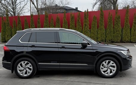 Volkswagen Tiguan II, 2021 год, 2 320 000 рублей, 9 фотография