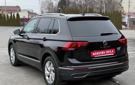 Volkswagen Tiguan II, 2021 год, 2 320 000 рублей, 6 фотография