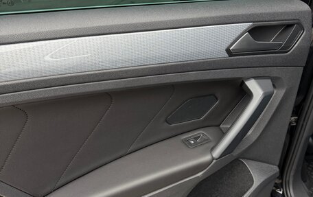 Volkswagen Tiguan II, 2021 год, 2 320 000 рублей, 19 фотография