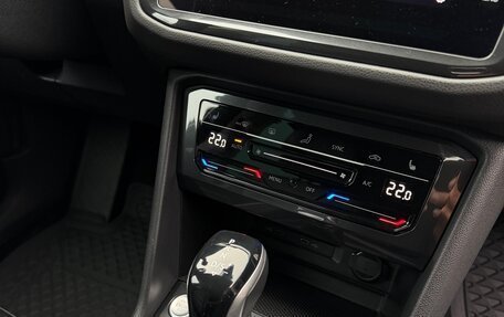 Volkswagen Tiguan II, 2021 год, 2 320 000 рублей, 32 фотография