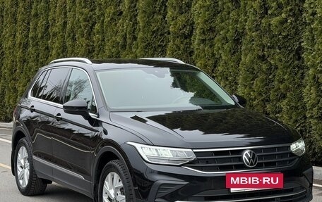 Volkswagen Tiguan II, 2021 год, 2 320 000 рублей, 38 фотография