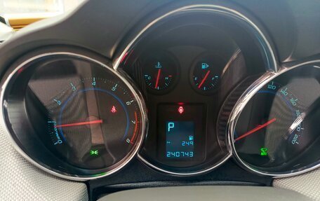 Chevrolet Cruze II, 2010 год, 550 000 рублей, 3 фотография