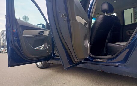 Chevrolet Cruze II, 2010 год, 550 000 рублей, 7 фотография