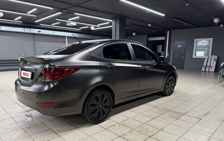 Hyundai Solaris II рестайлинг, 2011 год, 950 000 рублей, 5 фотография