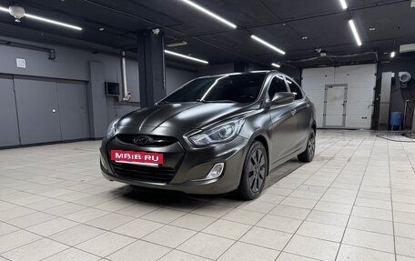 Hyundai Solaris II рестайлинг, 2011 год, 950 000 рублей, 2 фотография