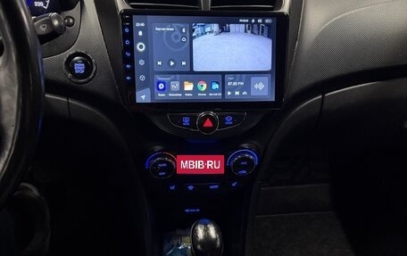 Hyundai Solaris II рестайлинг, 2011 год, 950 000 рублей, 16 фотография