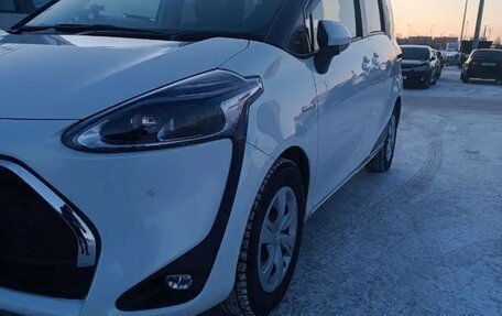 Toyota Sienta II, 2018 год, 1 570 000 рублей, 8 фотография