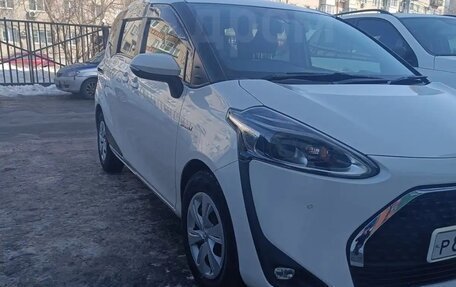 Toyota Sienta II, 2018 год, 1 570 000 рублей, 2 фотография