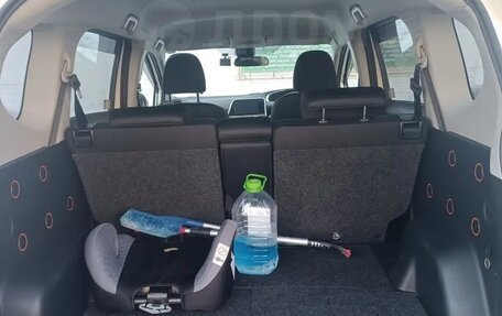 Toyota Sienta II, 2018 год, 1 570 000 рублей, 20 фотография