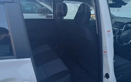 Toyota Sienta II, 2018 год, 1 570 000 рублей, 18 фотография