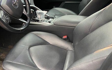 Toyota Camry, 2021 год, 2 600 000 рублей, 6 фотография