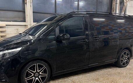 Mercedes-Benz V-Класс, 2022 год, 9 500 000 рублей, 28 фотография