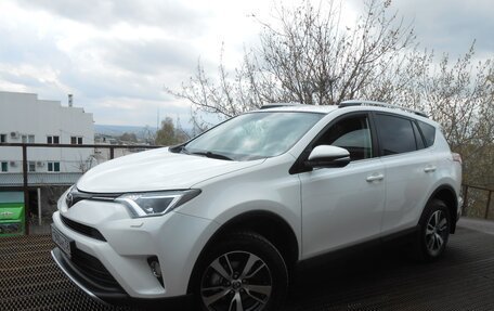 Toyota RAV4, 2016 год, 2 150 000 рублей, 3 фотография