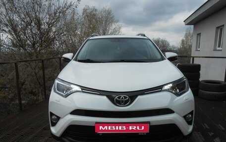 Toyota RAV4, 2016 год, 2 150 000 рублей, 5 фотография