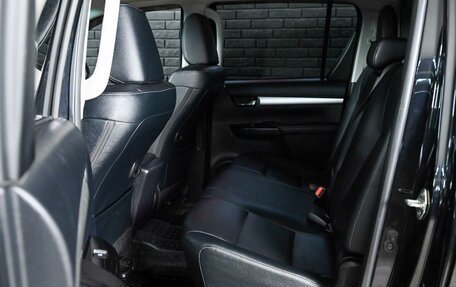 Toyota Hilux VIII, 2016 год, 4 000 000 рублей, 11 фотография