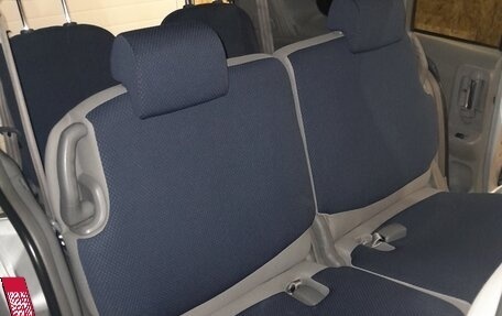 Toyota Sienta I, 2005 год, 480 000 рублей, 10 фотография