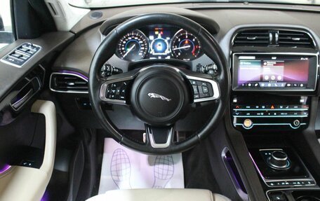 Jaguar F-Pace, 2019 год, 1 750 000 рублей, 8 фотография