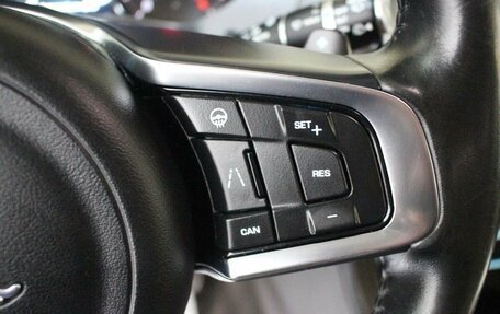 Jaguar F-Pace, 2019 год, 1 750 000 рублей, 11 фотография