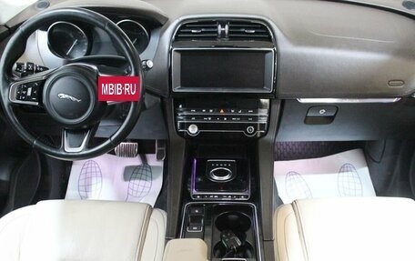 Jaguar F-Pace, 2019 год, 1 750 000 рублей, 6 фотография