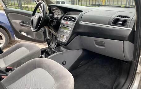 Fiat Linea, 2011 год, 545 000 рублей, 24 фотография