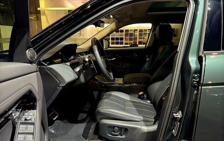 Land Rover Range Rover Evoque II, 2025 год, 6 160 000 рублей, 8 фотография