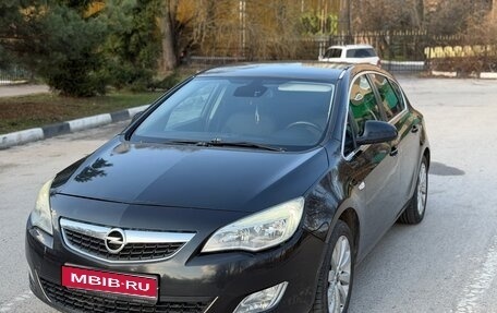 Opel Astra J, 2010 год, 650 000 рублей, 1 фотография