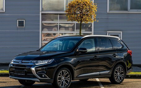 Mitsubishi Outlander III рестайлинг 3, 2015 год, 1 595 000 рублей, 1 фотография