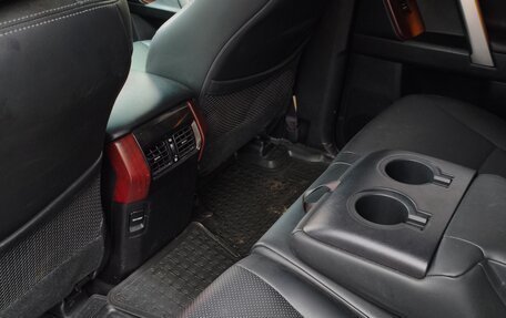 Toyota Land Cruiser Prado 150 рестайлинг 2, 2016 год, 3 999 999 рублей, 13 фотография