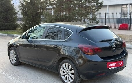Opel Astra J, 2010 год, 650 000 рублей, 9 фотография