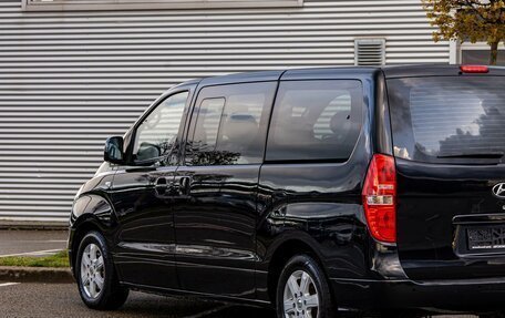 Hyundai Grand Starex Grand Starex I рестайлинг 2, 2011 год, 1 695 000 рублей, 8 фотография