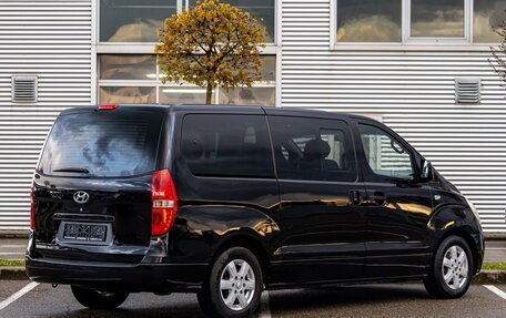 Hyundai Grand Starex Grand Starex I рестайлинг 2, 2011 год, 1 695 000 рублей, 6 фотография