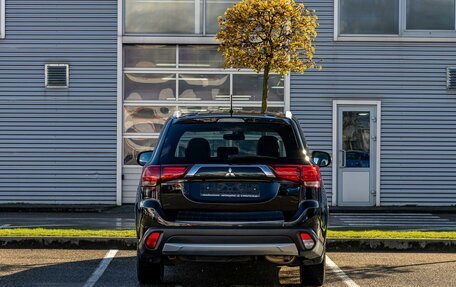 Mitsubishi Outlander III рестайлинг 3, 2015 год, 1 595 000 рублей, 5 фотография