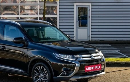 Mitsubishi Outlander III рестайлинг 3, 2015 год, 1 595 000 рублей, 7 фотография