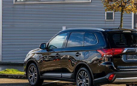 Mitsubishi Outlander III рестайлинг 3, 2015 год, 1 595 000 рублей, 9 фотография