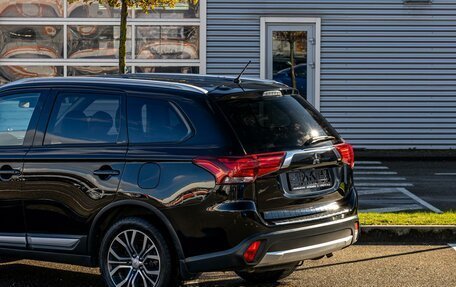 Mitsubishi Outlander III рестайлинг 3, 2015 год, 1 595 000 рублей, 10 фотография