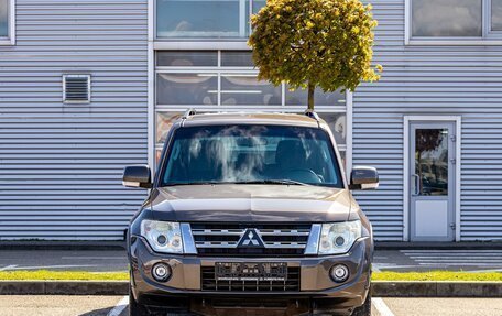 Mitsubishi Pajero IV, 2011 год, 1 895 000 рублей, 2 фотография