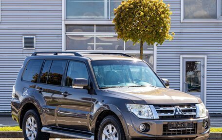 Mitsubishi Pajero IV, 2011 год, 1 895 000 рублей, 3 фотография