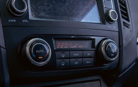 Mitsubishi Pajero IV, 2011 год, 1 895 000 рублей, 16 фотография