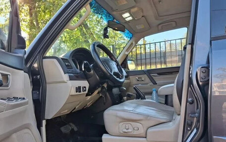 Mitsubishi Pajero IV, 2010 год, 2 150 000 рублей, 8 фотография