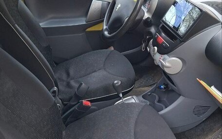 Peugeot 107 I рестайлинг, 2011 год, 640 000 рублей, 2 фотография