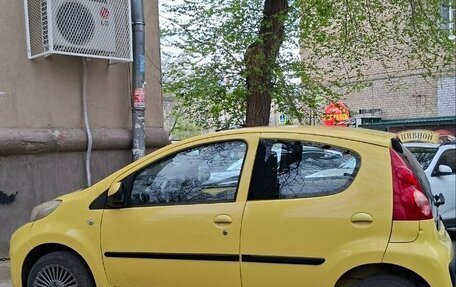 Peugeot 107 I рестайлинг, 2011 год, 640 000 рублей, 3 фотография