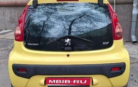 Peugeot 107 I рестайлинг, 2011 год, 640 000 рублей, 8 фотография